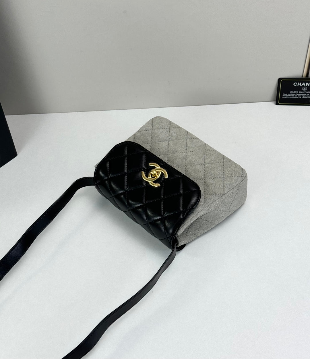 15RC62BDE Stylish leather bag