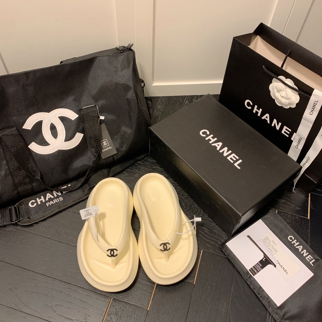 14C189ZDE Stylish Slippers