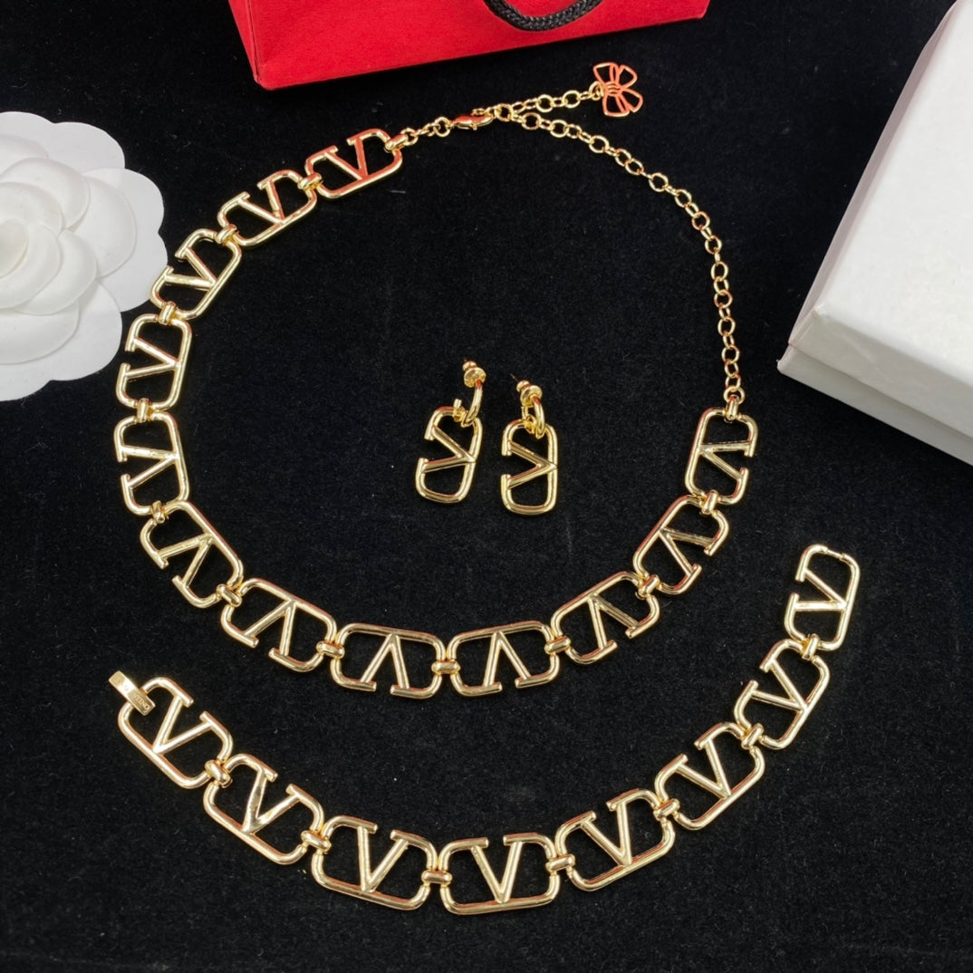 14VL264XDE Stylish Earrings Earrings Bracelets Necklaces