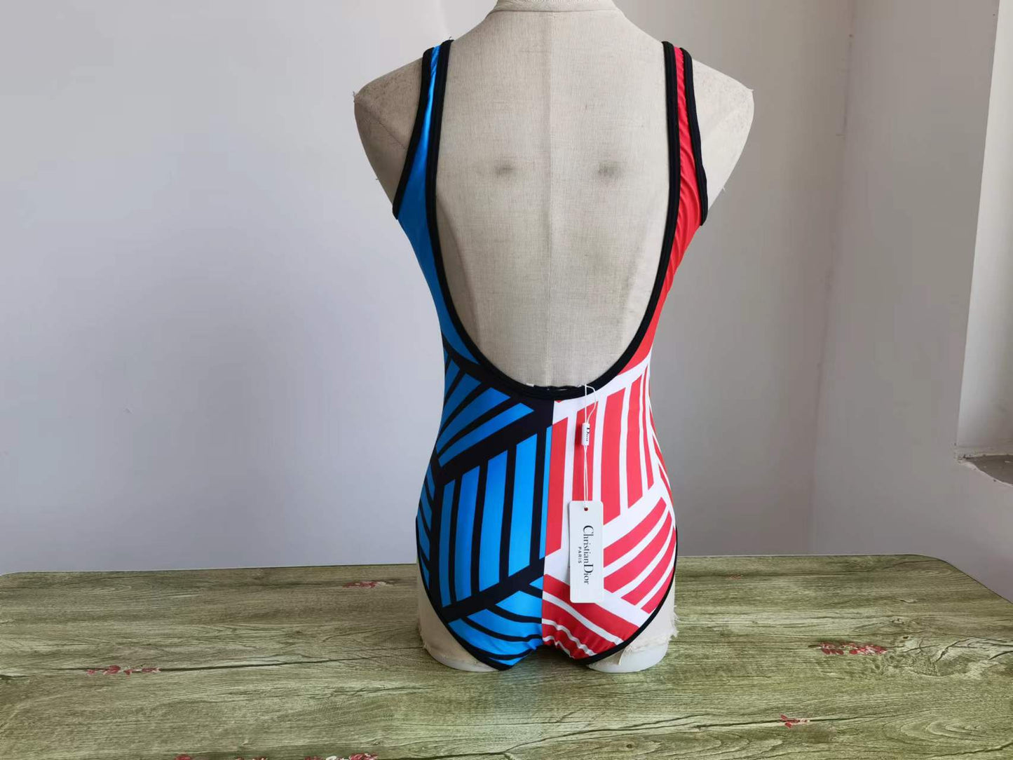 14D158YDE Stylish Bikini swimsuit