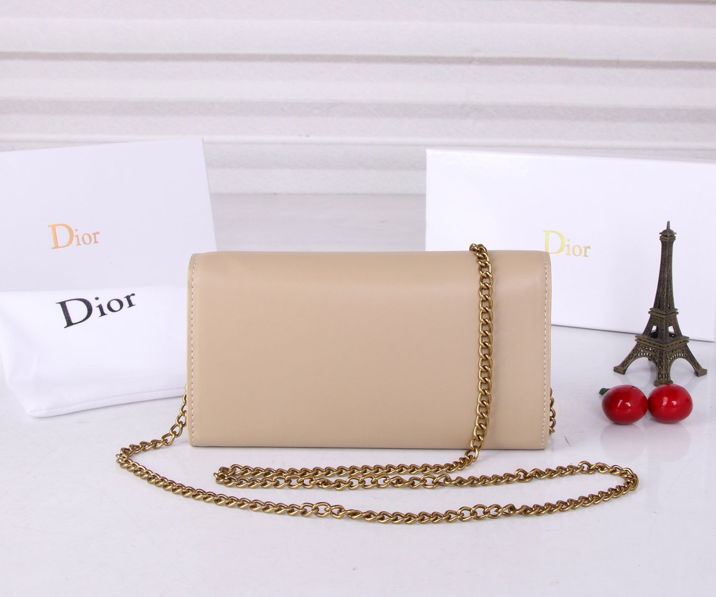 155ND53BDE Stylish leather bag