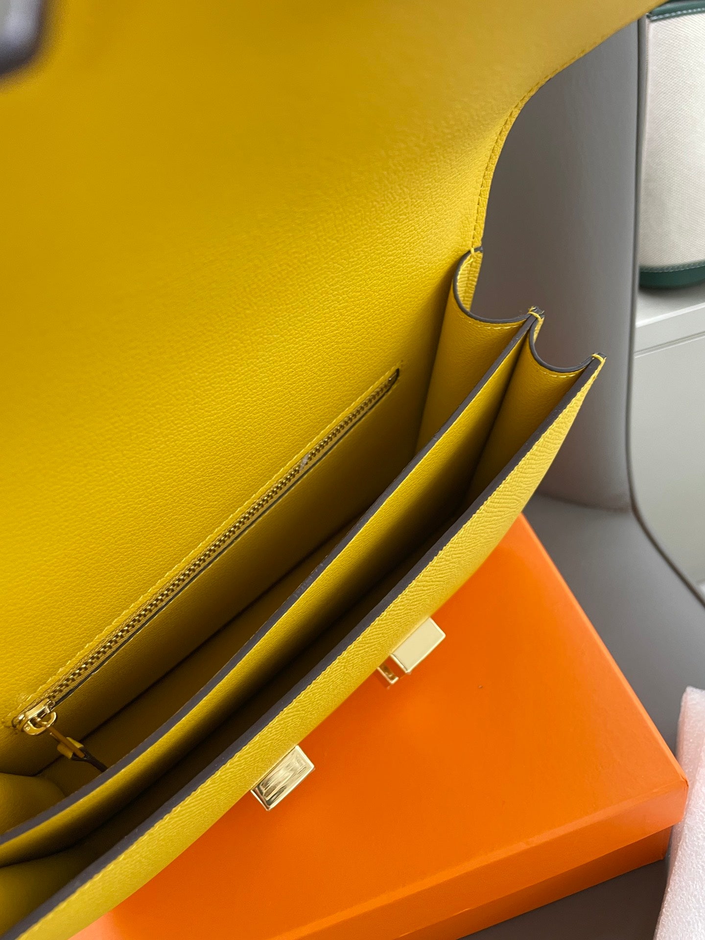 155NH65BDE Stylish leather bag