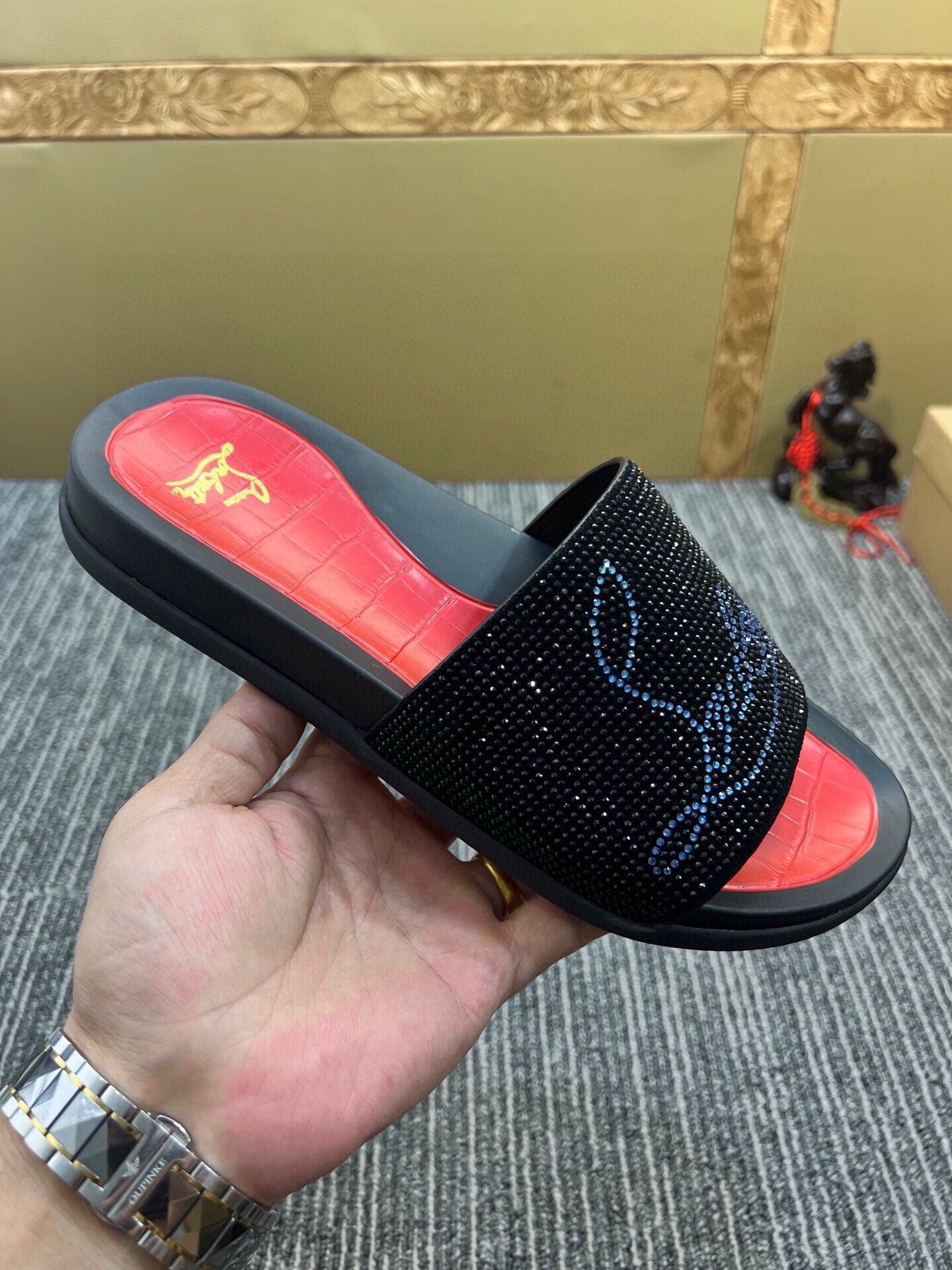 54A128ZDE Stylish slippers