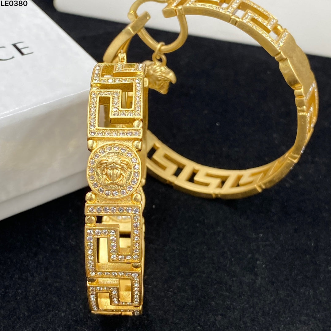 14V212EDE Stylish Earrings