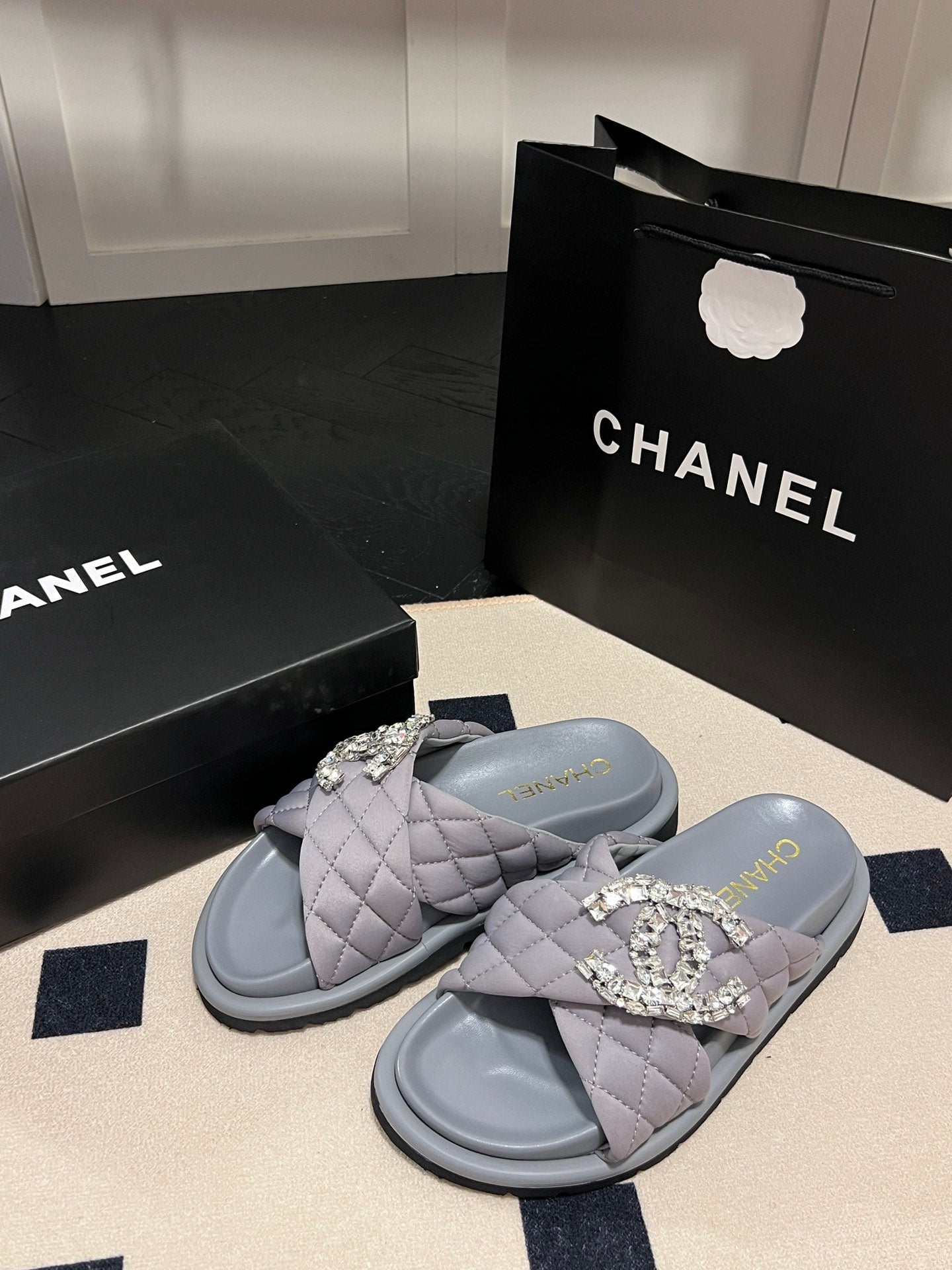 14C94ZDE Stylish Slippers