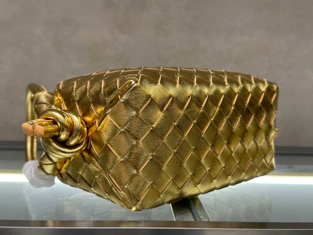 1XA84BDE Stylish leather bag