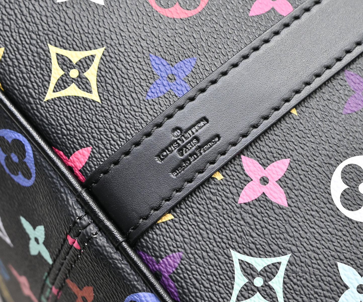 2WE8BDE Stylish Luggage bags