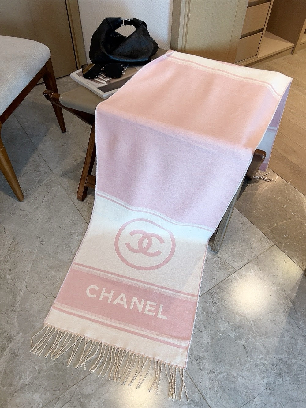 185ZC9WDE Stylish Winter Scarves