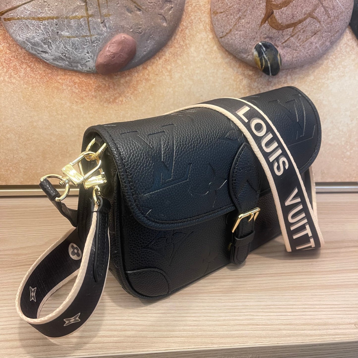 2XE028BDE Stylish leather bag 