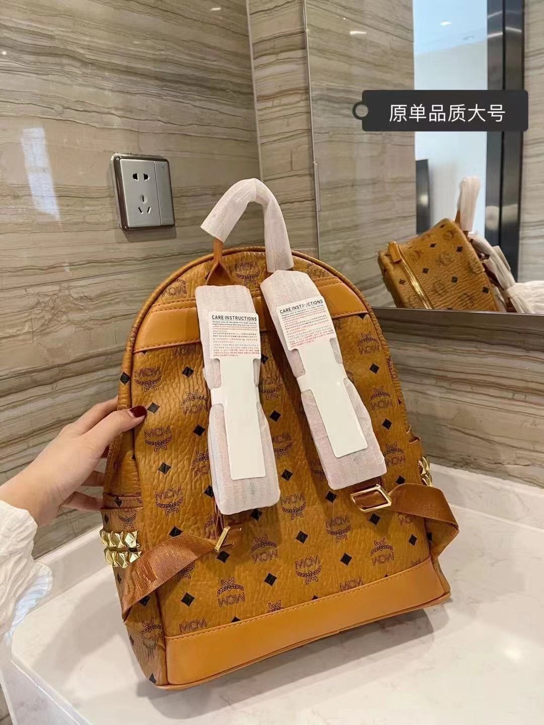 2XM332BDE Stylish leather bag 