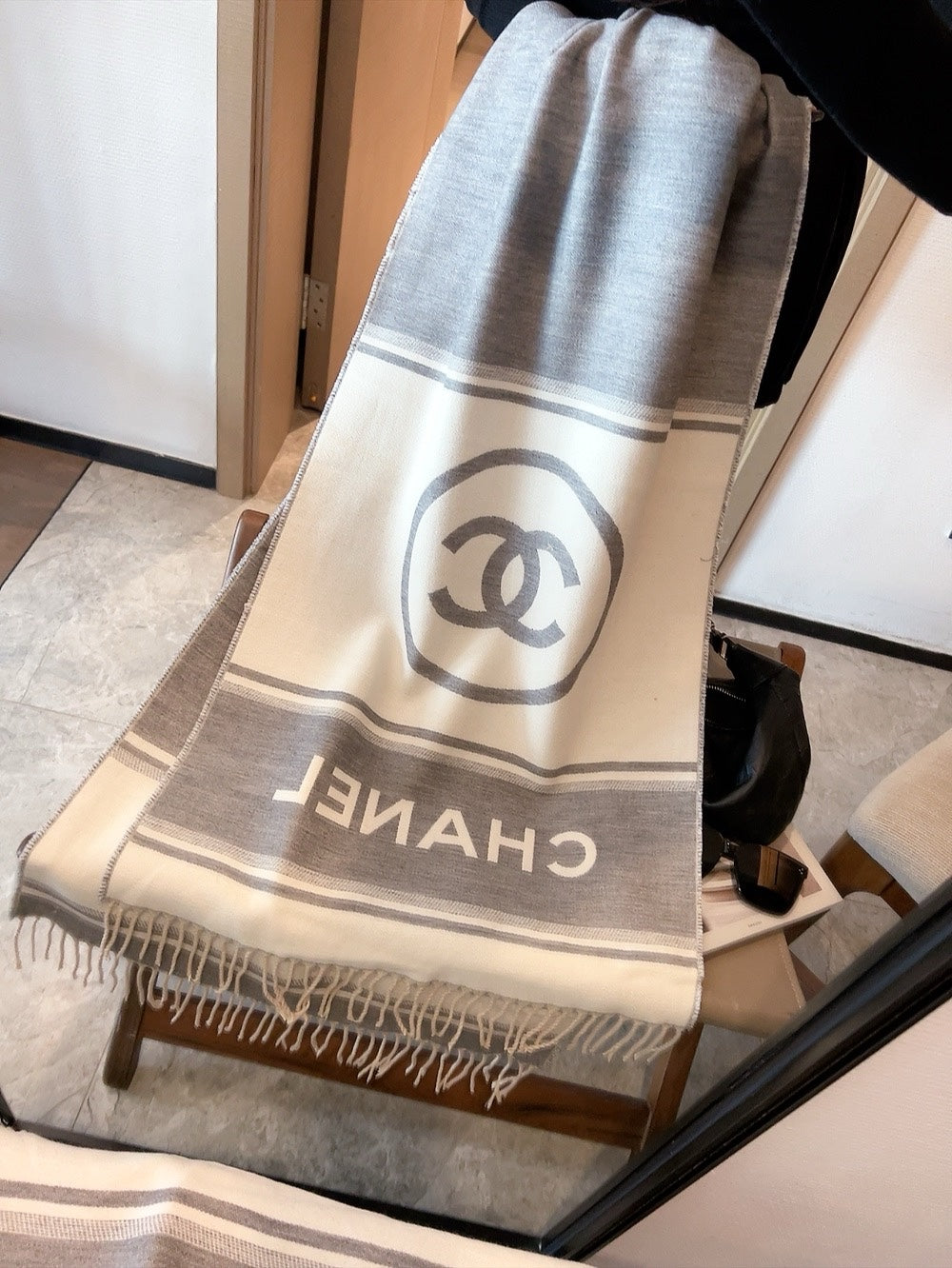 185ZC9WDE Stylish Winter Scarves