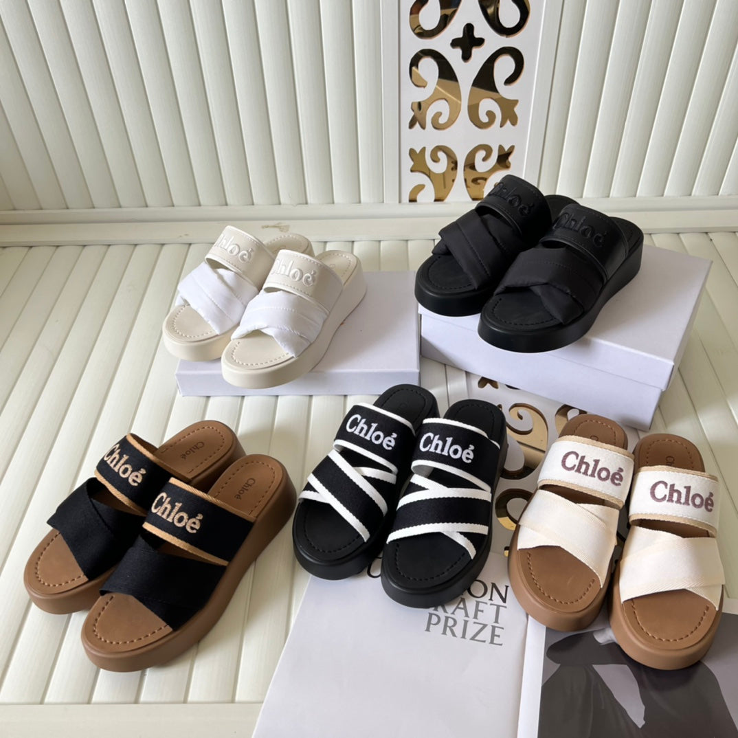 14B138ZDE Stylish Slippers