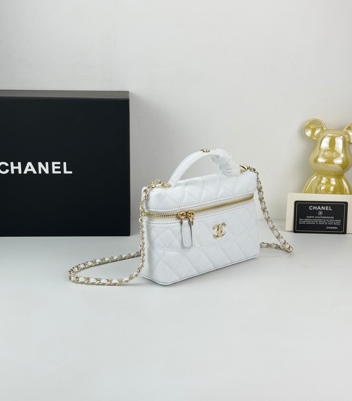 155QC3BDE Stylish leather caviar bag