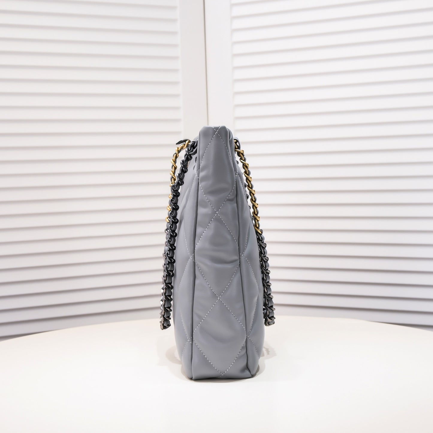 1XC42BDE Stylish leather bag 