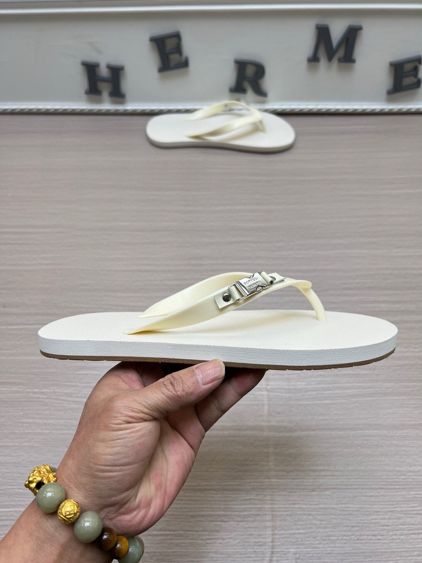 54A162ZDE Stylish slippers