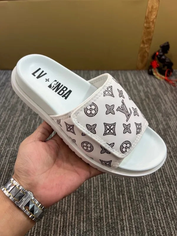 5YE47ZDE Stylish Slippers