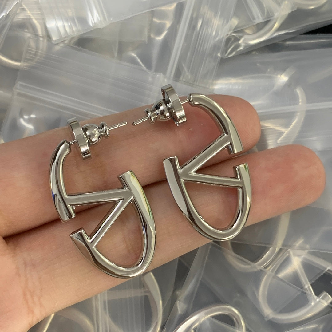 84VL37EDE Stylish Earrings