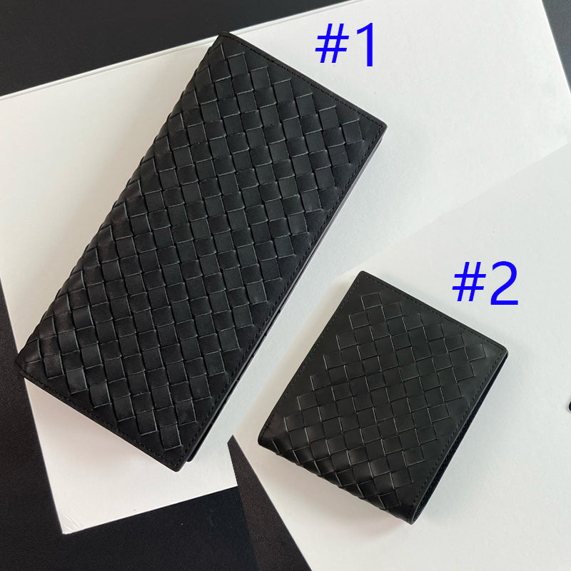 1XA82BDE Stylish leather wallet