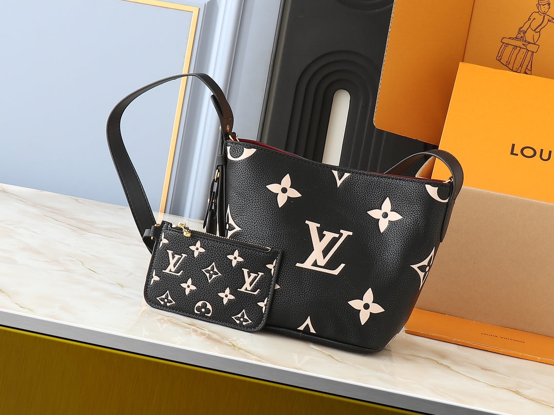 2WE3BDE Stylish leather bag