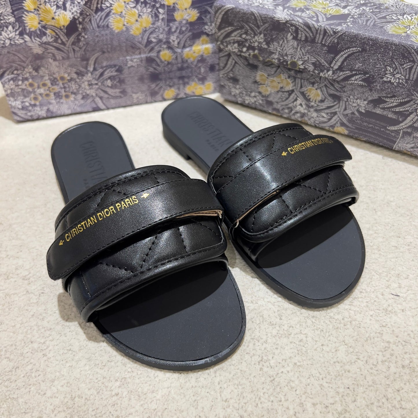 14D79ZDE Stylish Slippers