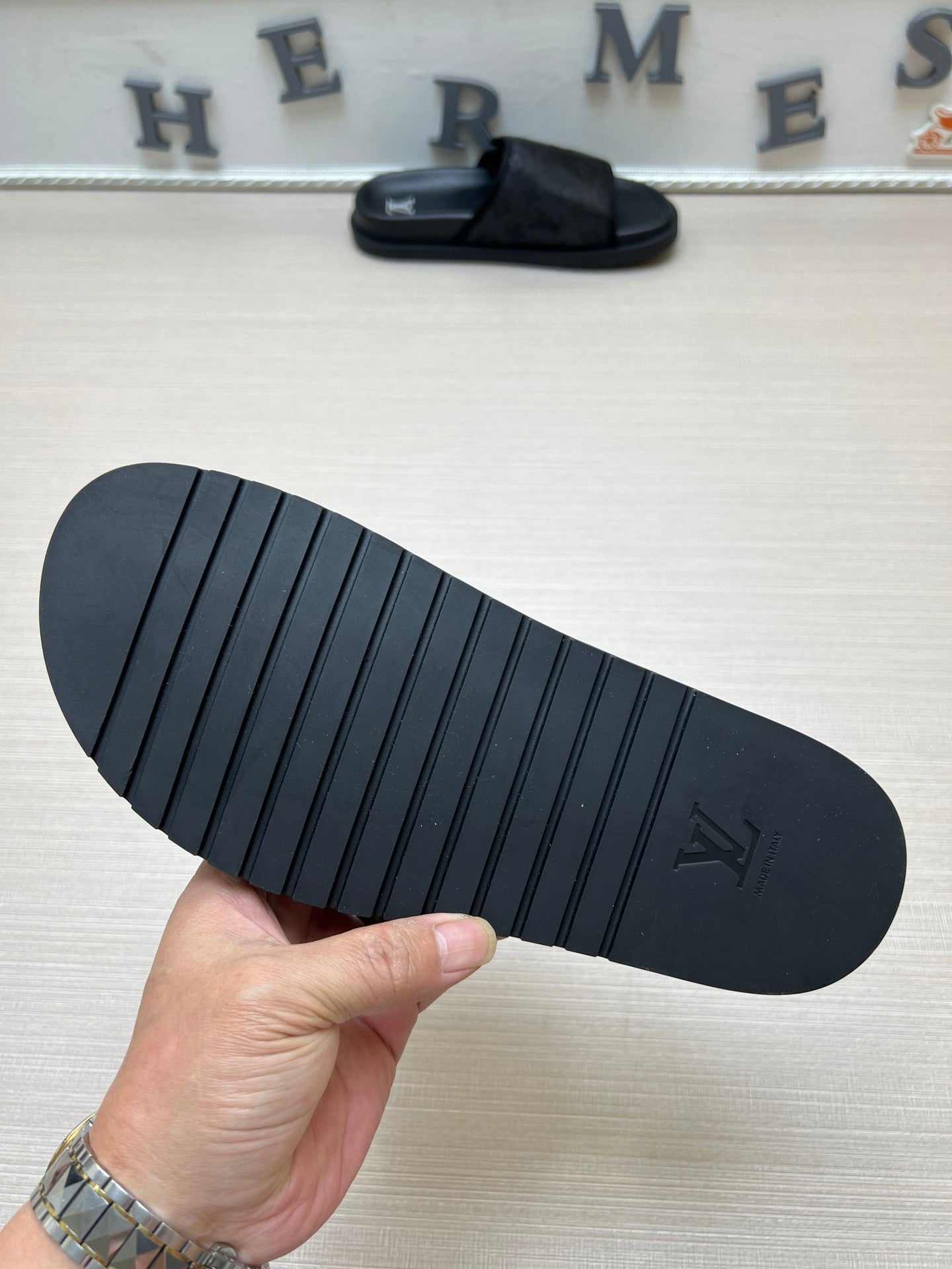 54E14ZDE Stylish slippers