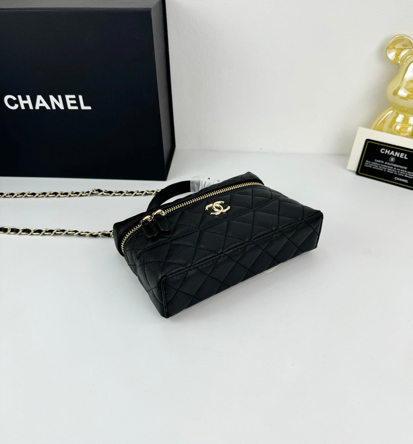 155QC3BDE Stylish leather caviar bag