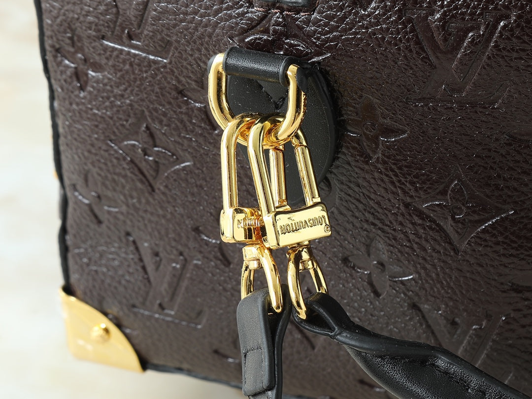 15RE52BDE Stylish leather bag