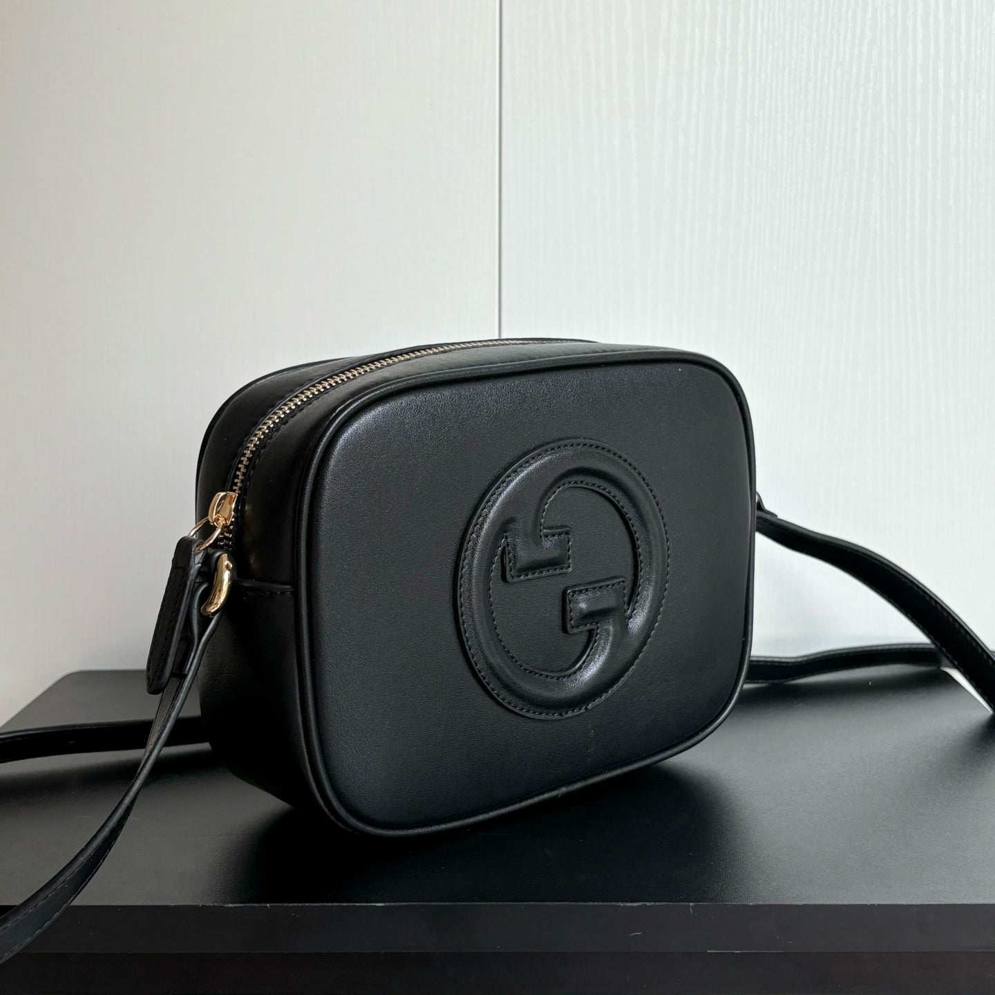 2WB18BDE Stylish leather bag