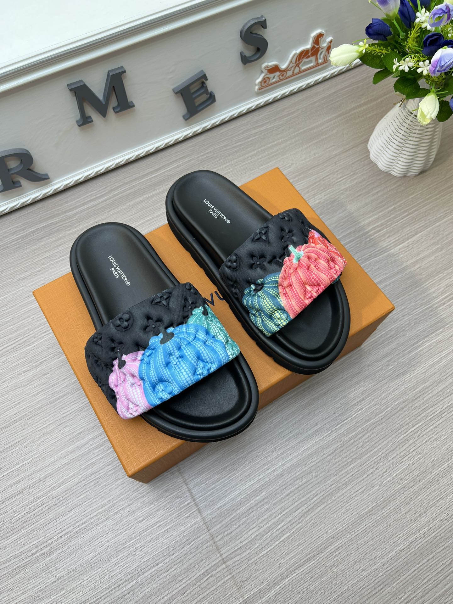 5YE154ZDE Stylish Slippers