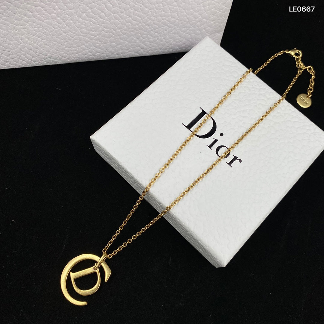 175RD22XDE Stylish  Necklaces