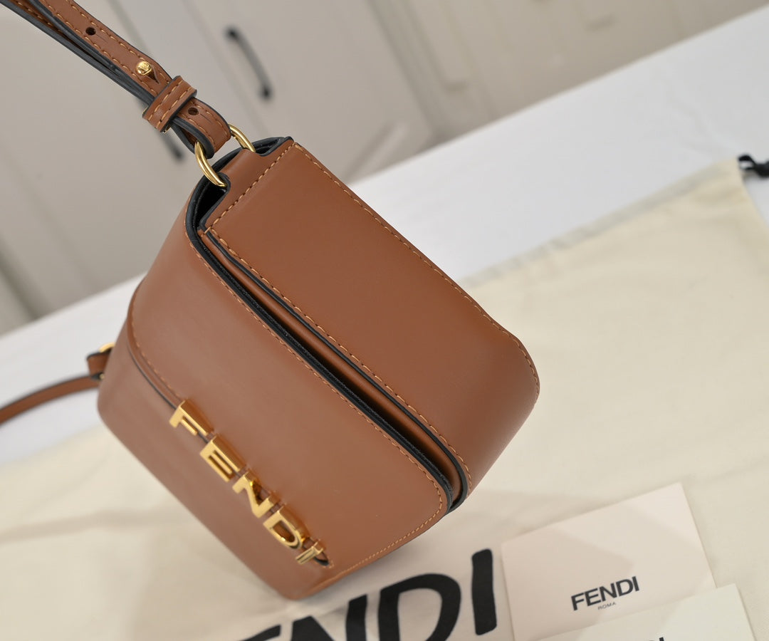 4XF9BDE Stylish leather bag 