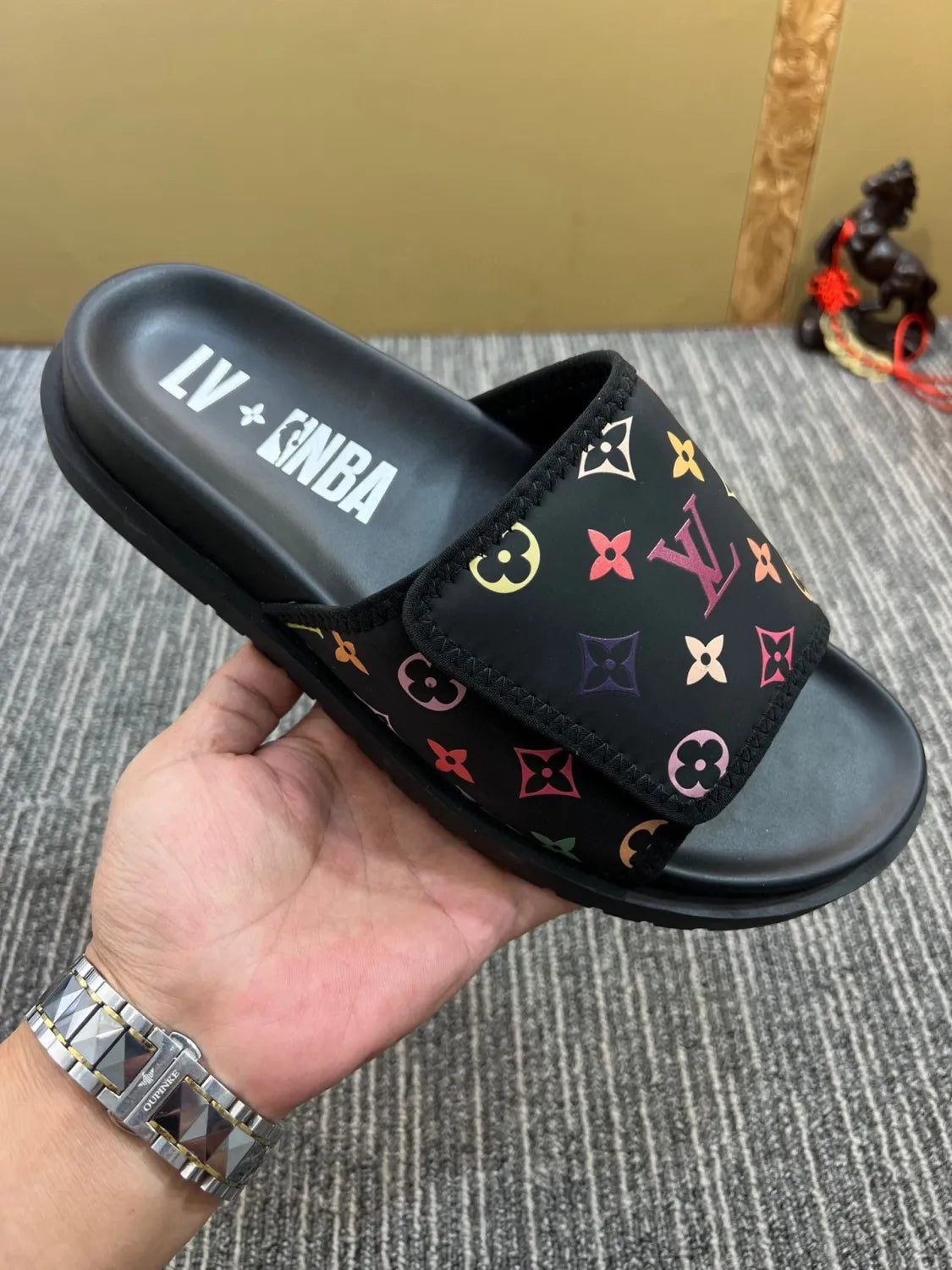 5YE47ZDE Stylish Slippers