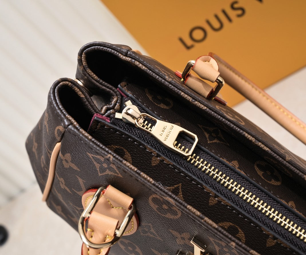 165NE102BDE Stylish leather bag