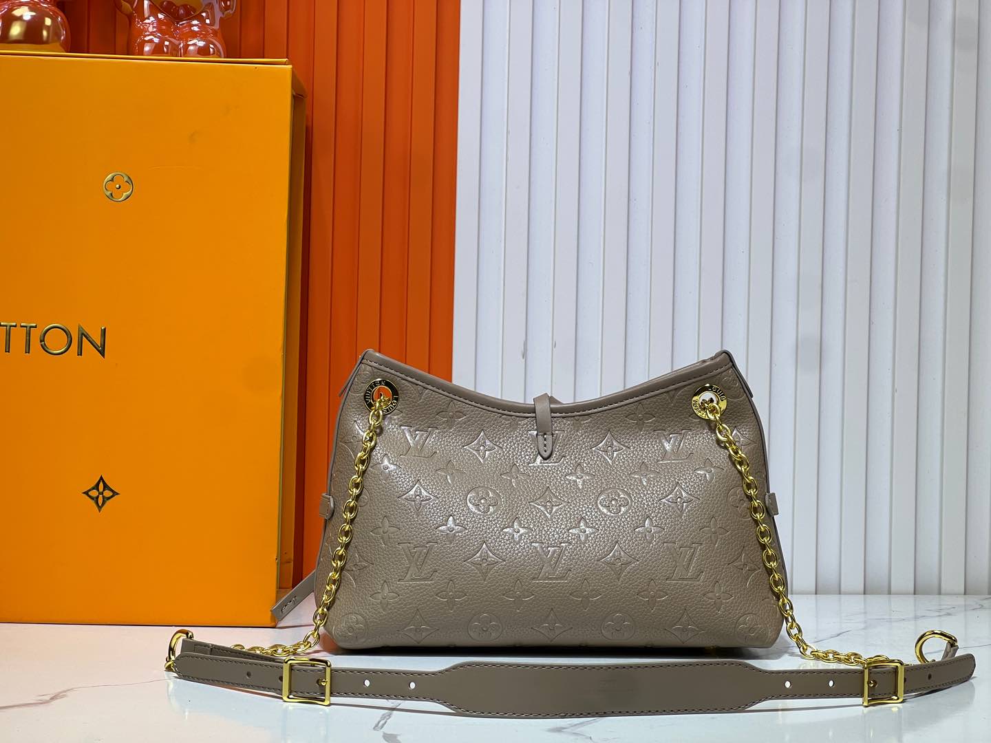 2WE33BDE Stylish leather bag