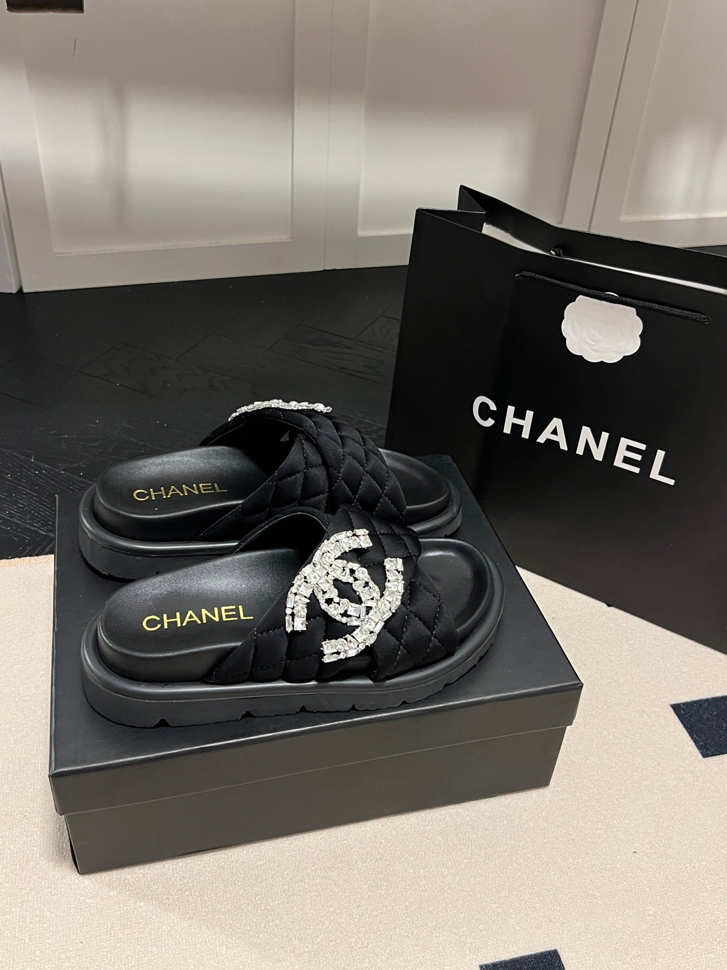 14C94ZDE Stylish Slippers