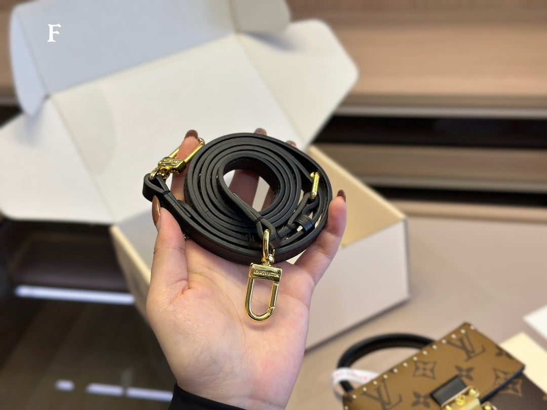 6XE135BDE Stylish leather bag 