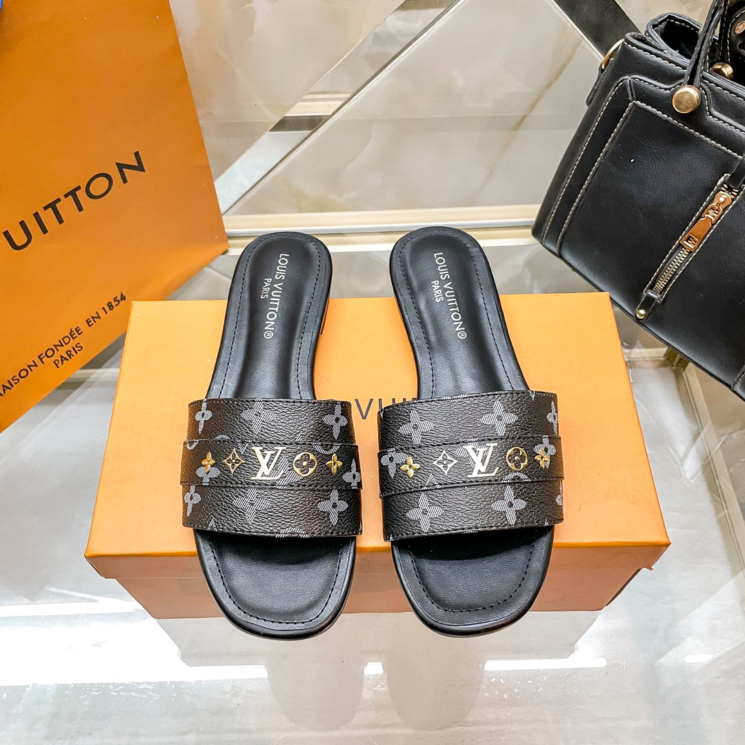 14E96ZDE Stylish Slippers