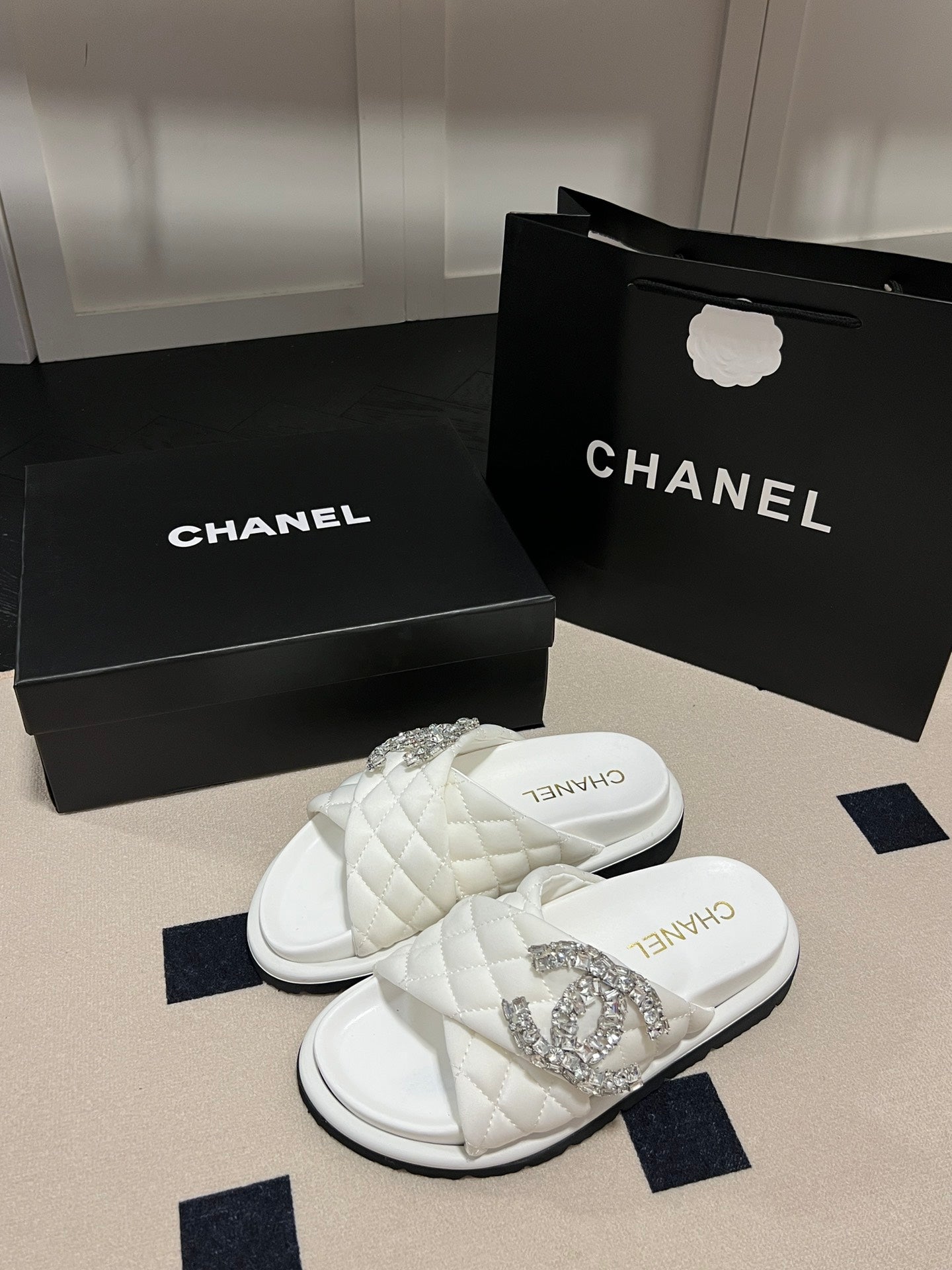 14C94ZDE Stylish Slippers