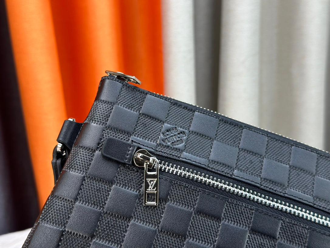1XE398BDE Stylish leather bag