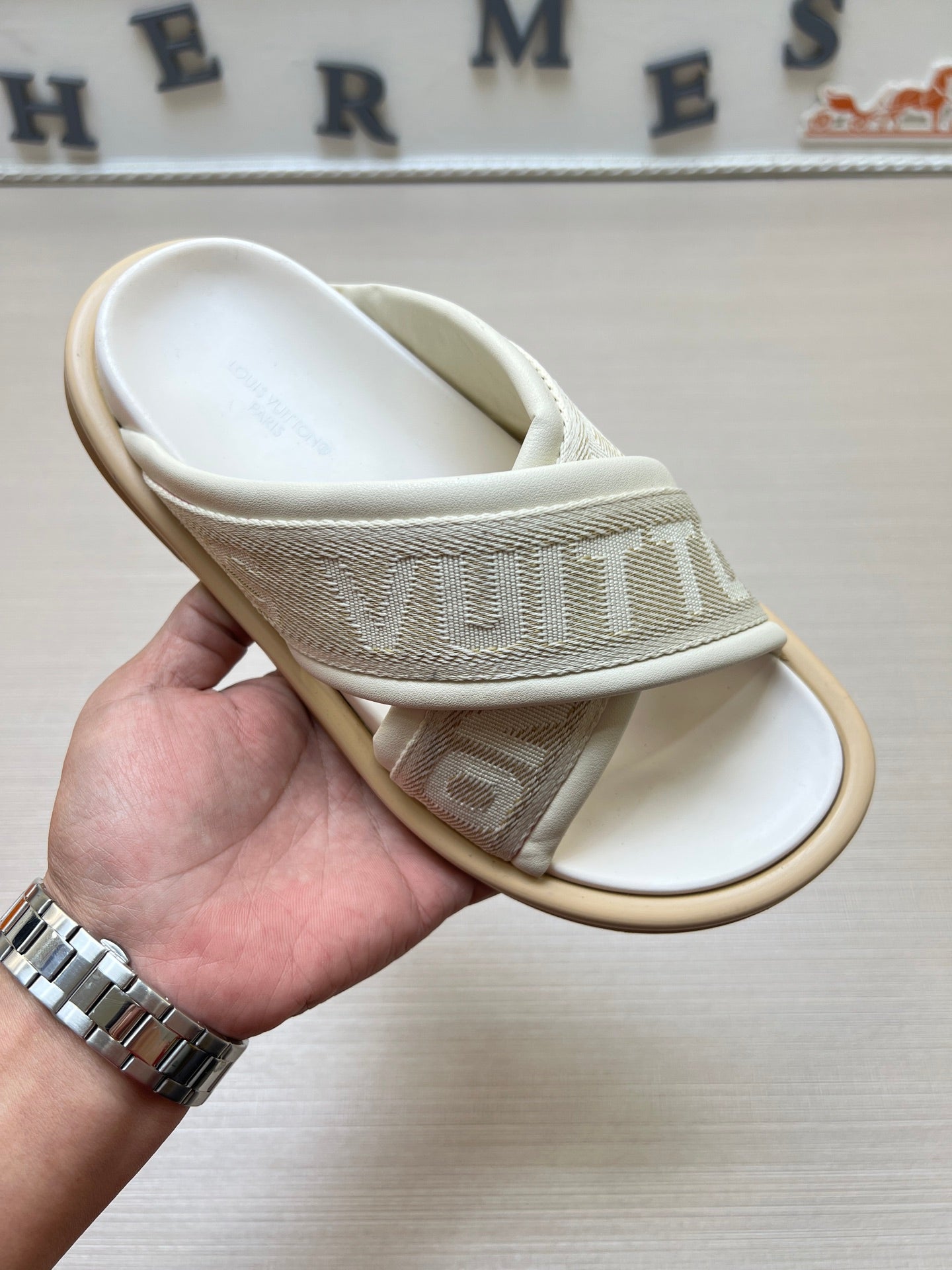 535ZE271ZDE Stylish Slippers