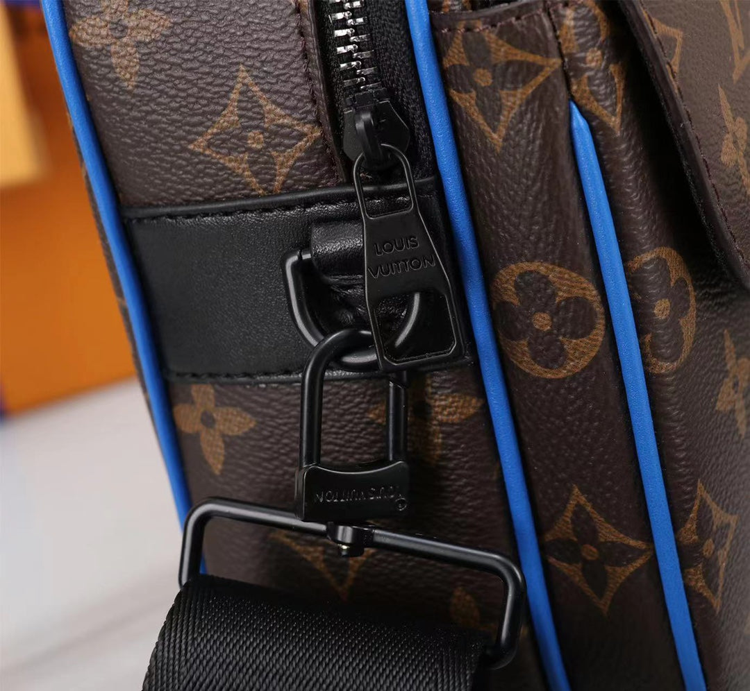 2XE137BDE Stylish leather bag 