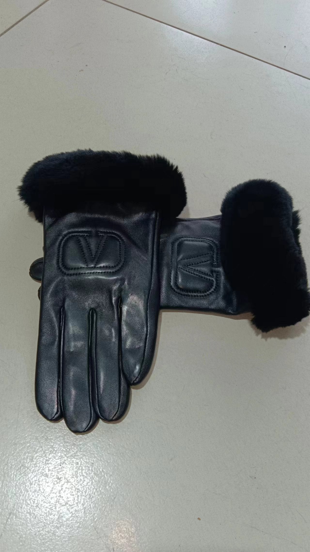 24VL111SDE Stylish gloves
