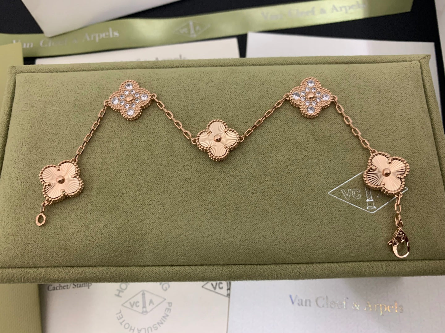 5XVA201KDE Stylish bracelets 5 flowers normal size1.5cm flower