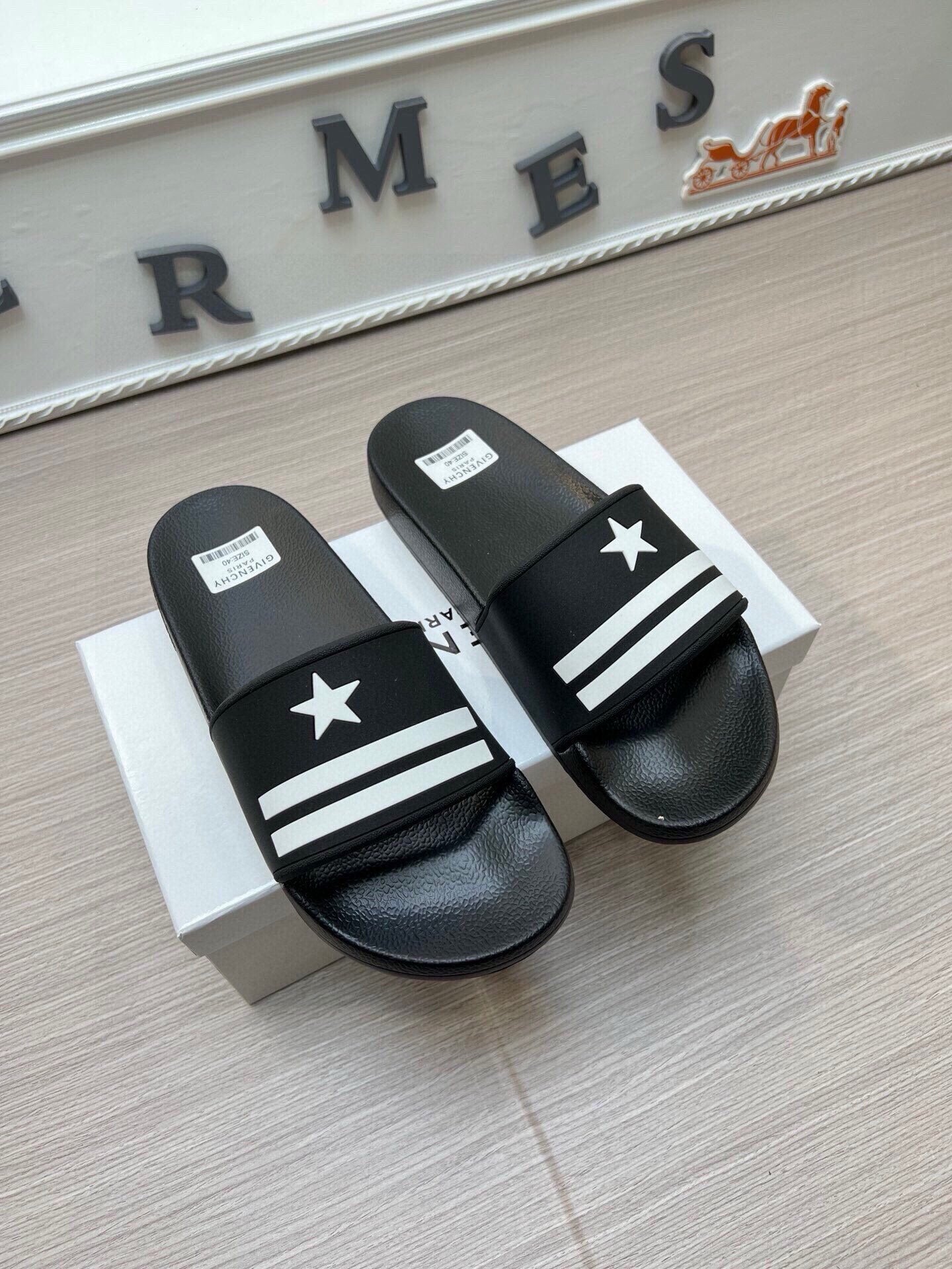 535ZGV263ZDE Stylish Slippers