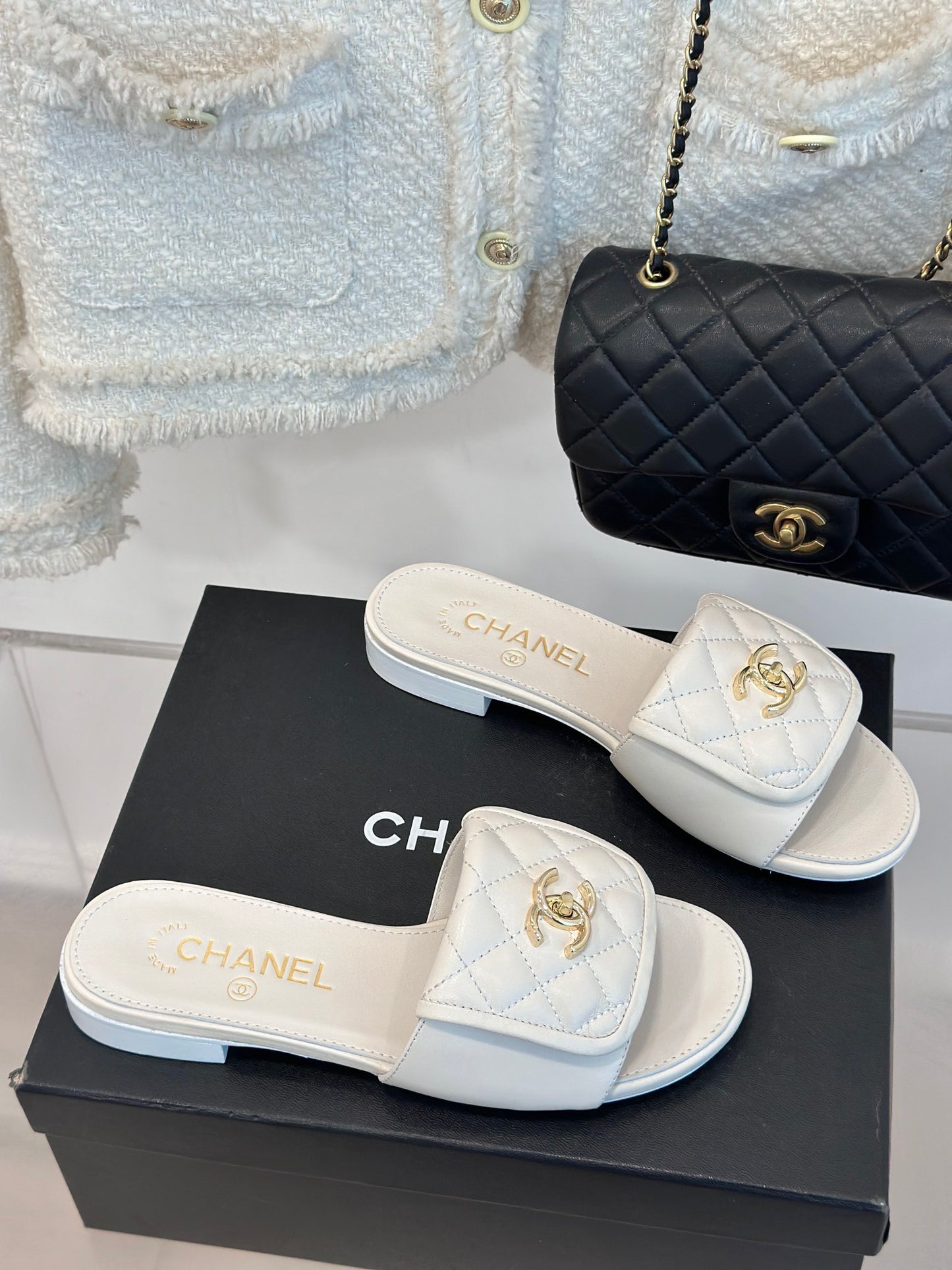 1WC254ZDE Stylish Slippers