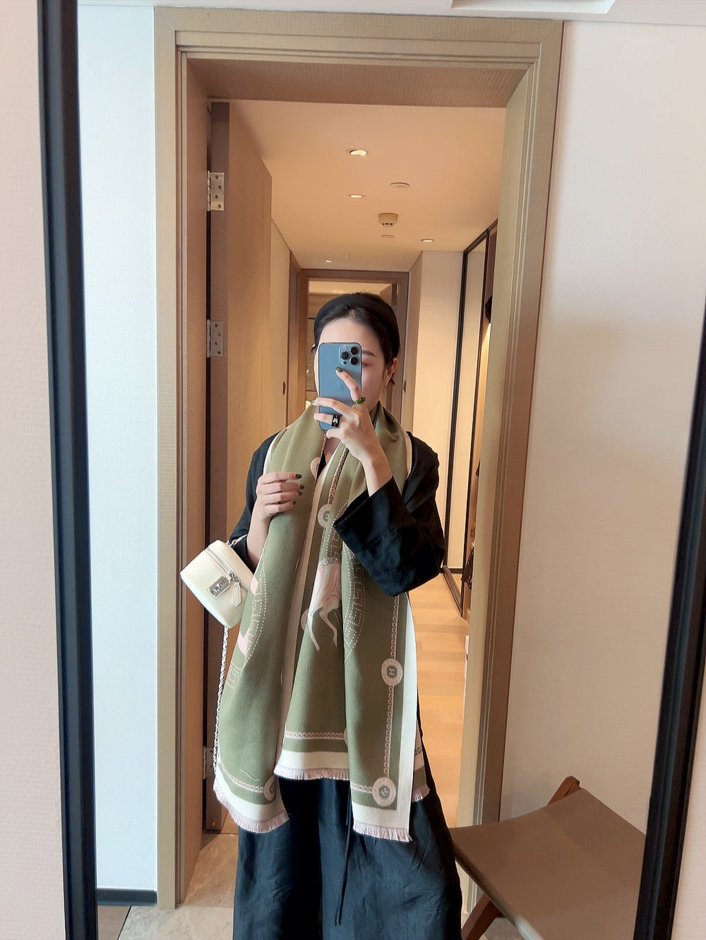 185ZH27WDE Stylish Winter Scarves