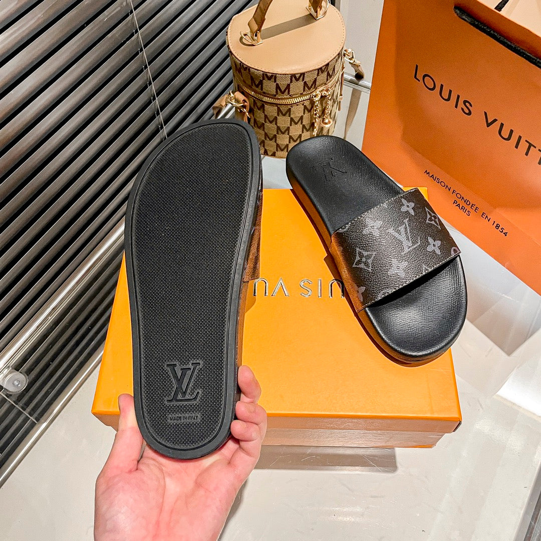 14E195ZDE Stylish Slippers