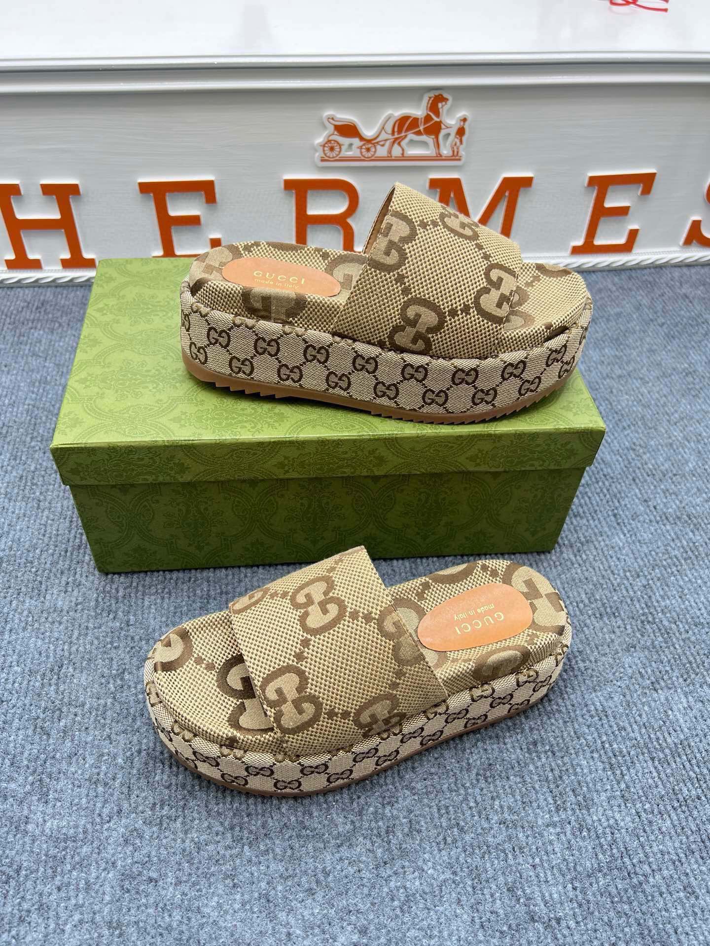 54B122ZDE Stylish slippers  Sole thickness 5.5cm