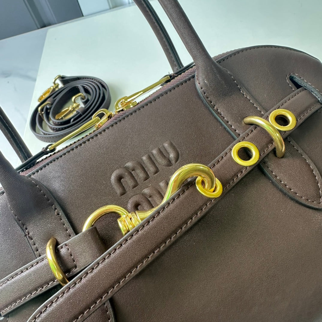 15RA40BDE Stylish leather bag