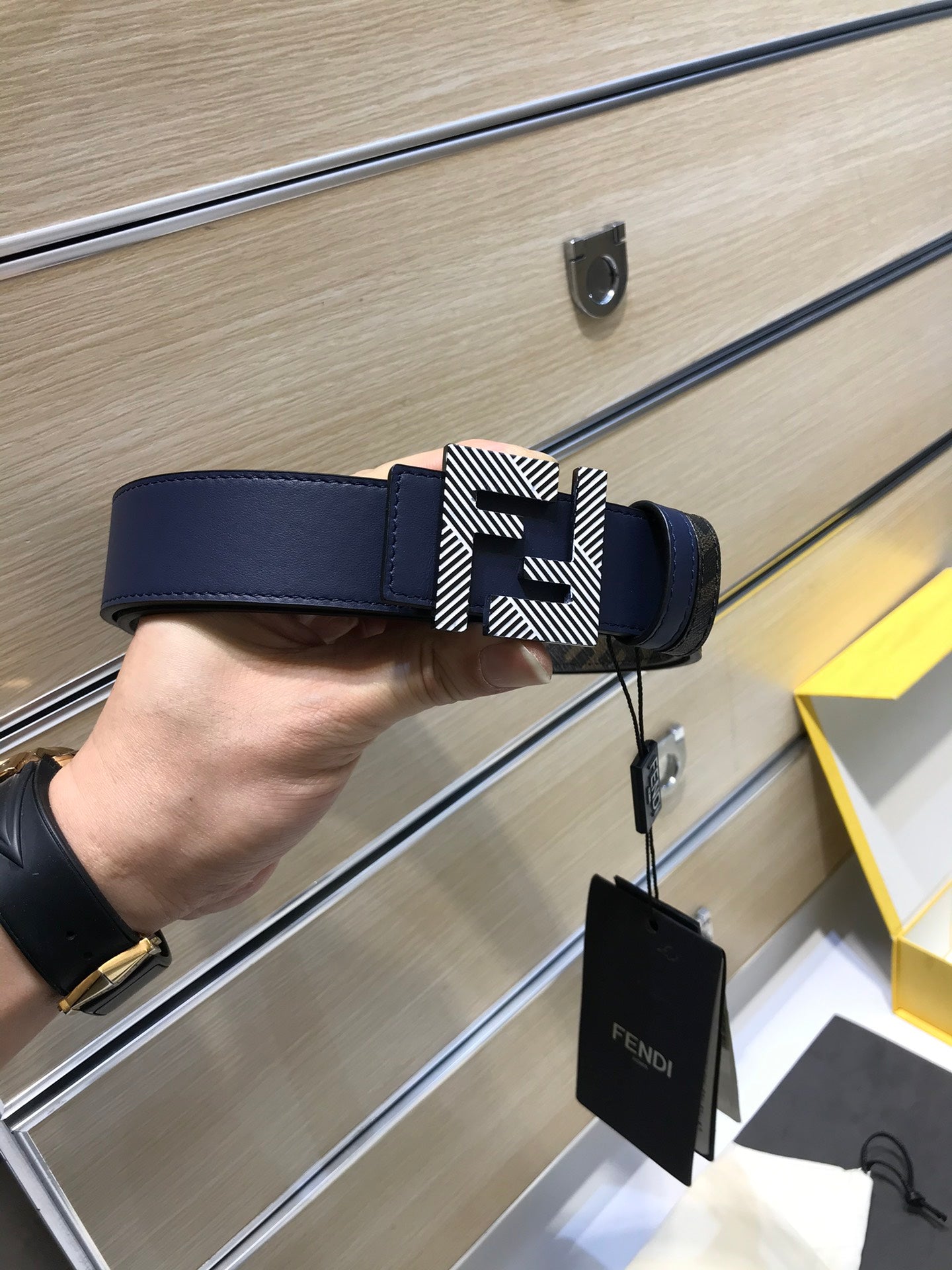 14F77PDE Stylish  High quality belt With full package